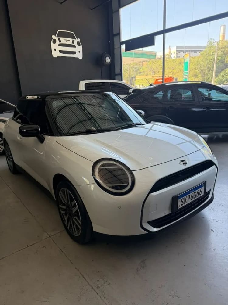 Mini Cooper E 3P (elétrico) 2024