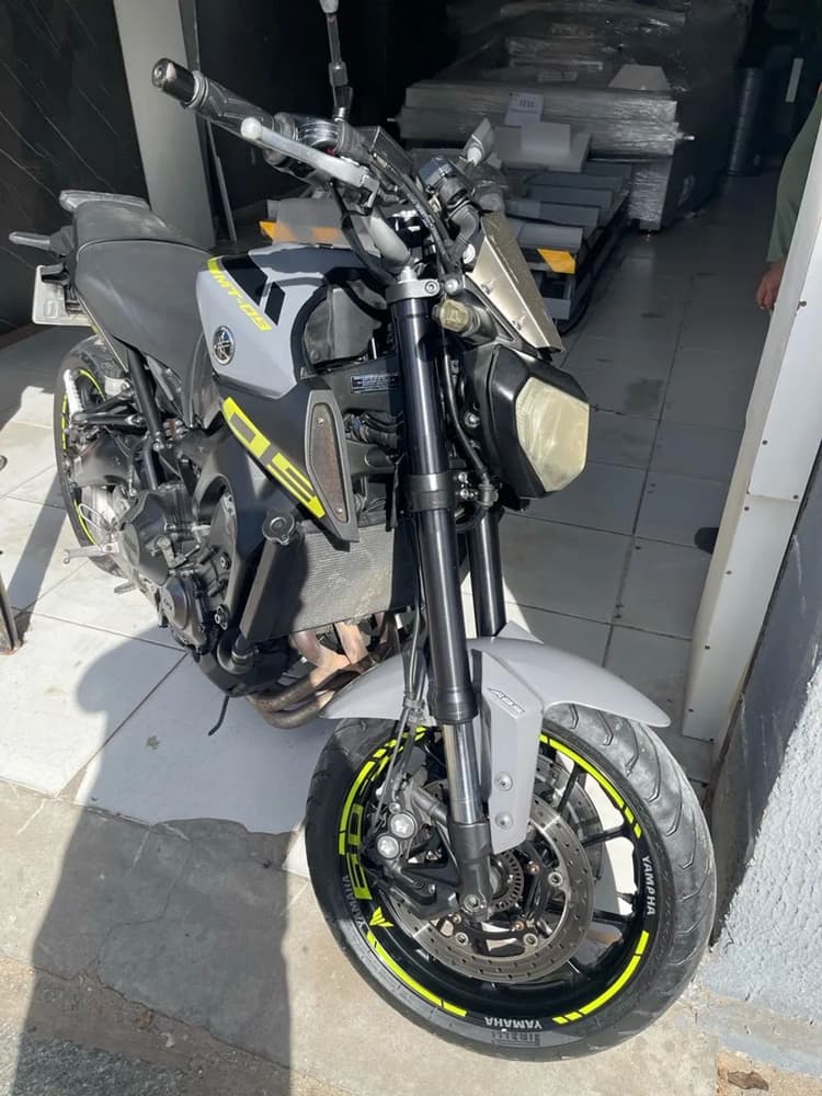 MT 09