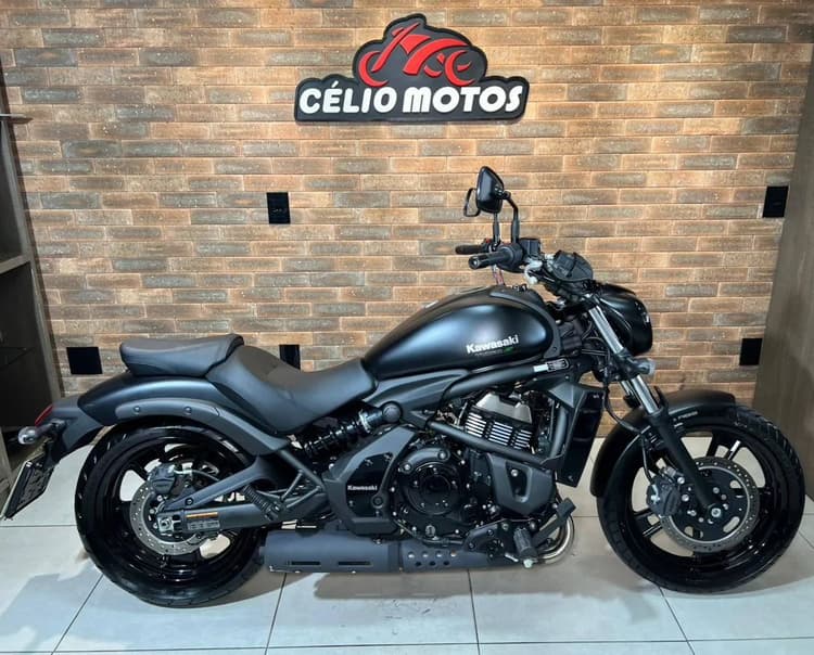 VULCAN S 650 PRETA 2024/2025