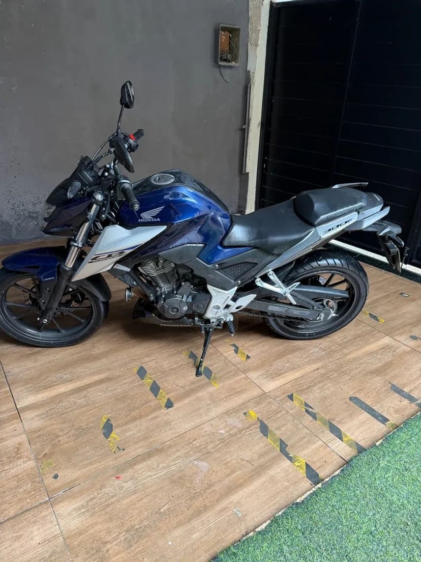 Twitter Cb 300f