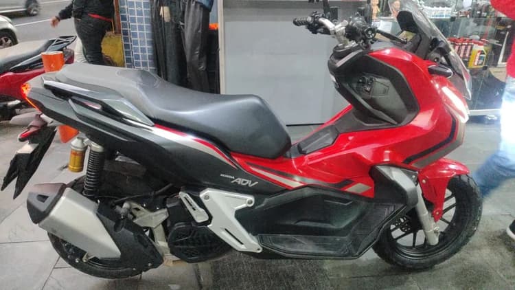 Moto ADV 150 