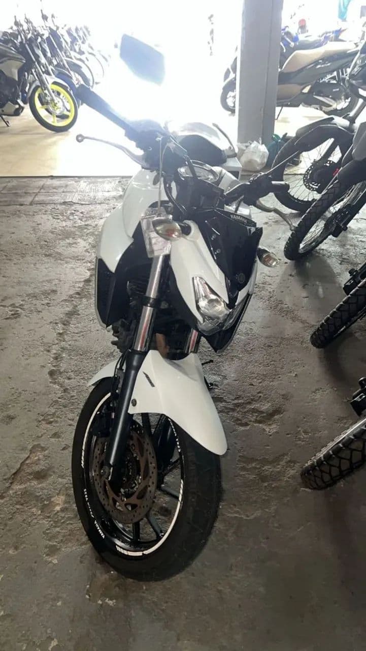 FZ25 muito nova 