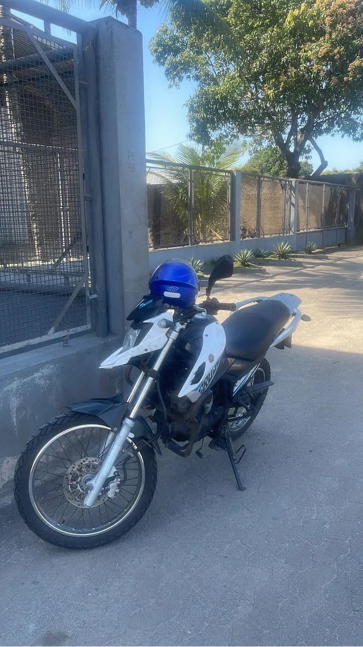 XTZ SEMI NOVA