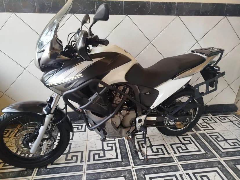 Vendo moto bem conservado 