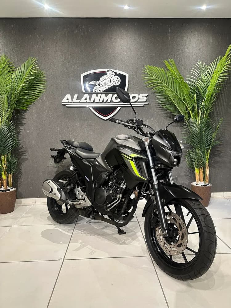 Fz25 único dono 