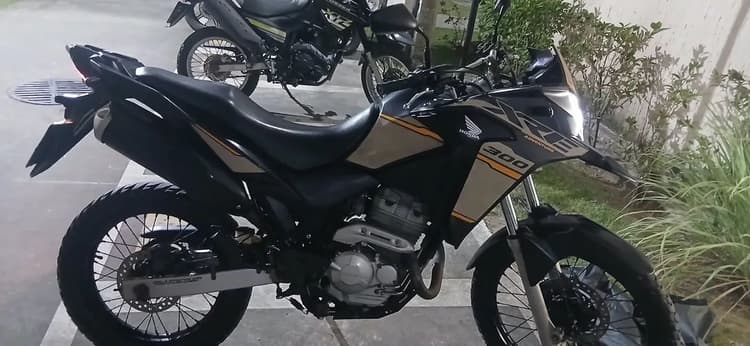 Moto nova único dono 