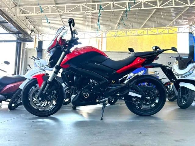 BAJAJ - DOMINAR 400 2026