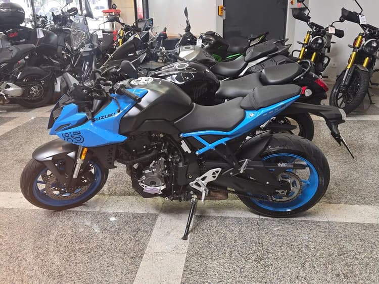 Suzuki Gsx 8s