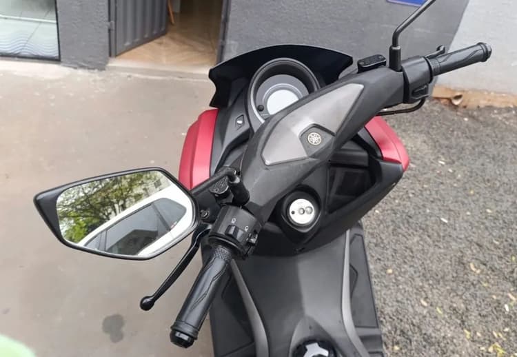 N Max 2019  com 19 mil km 