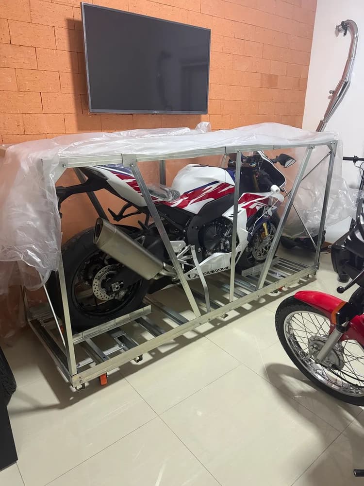 Cbr 1000rrr fireblede série 30 anos zero na caixa 