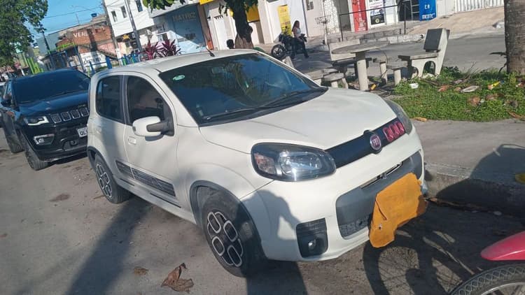 Fiat Uno Sporting Dualogic 1.4 EVO Flex 8V 4P 2015