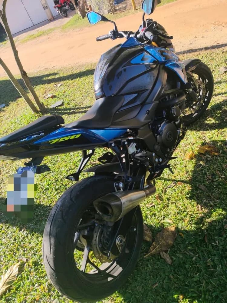 Gsx-s750za equipada