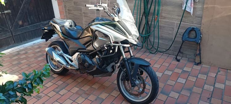 NC 750x ABS muito nova