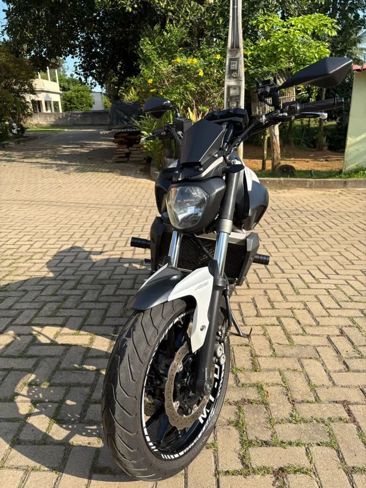 YAMAHA MT - 07