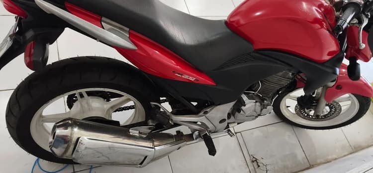 CB300r Ano 2010