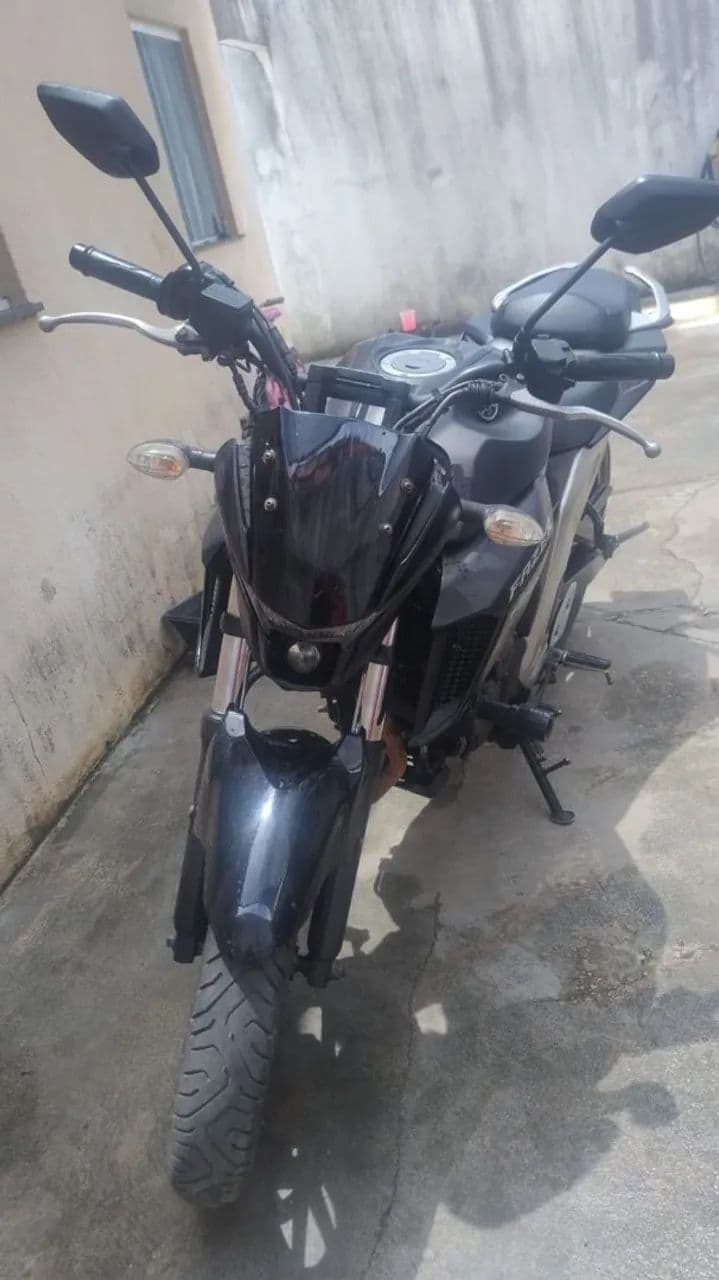 Fz25 Versão pantera negra 2023