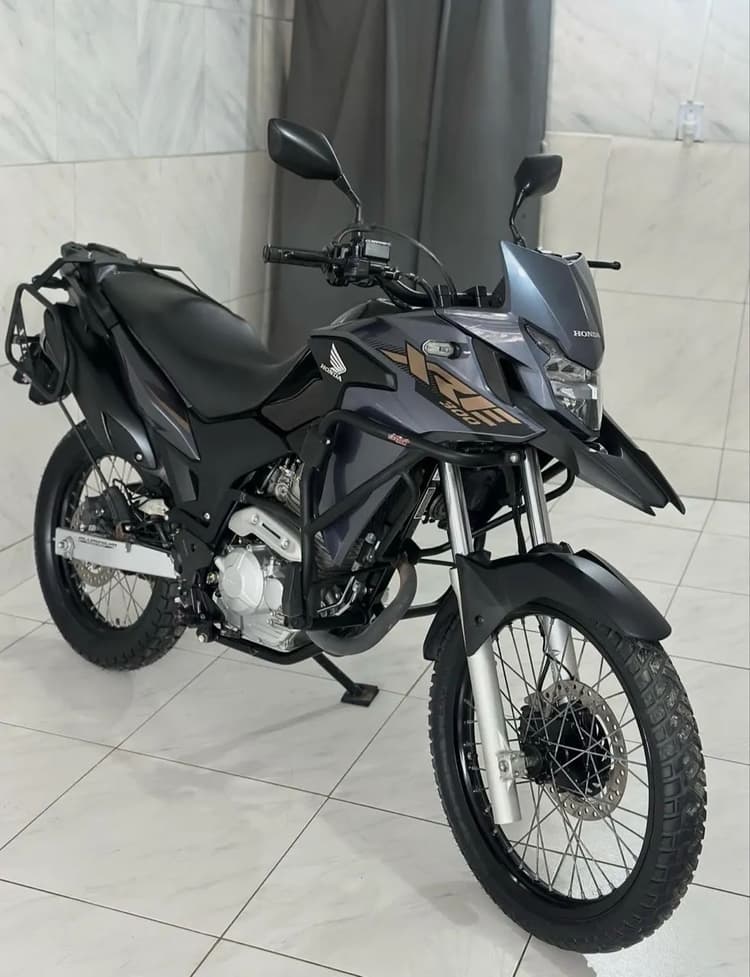XRE 300 - 2023