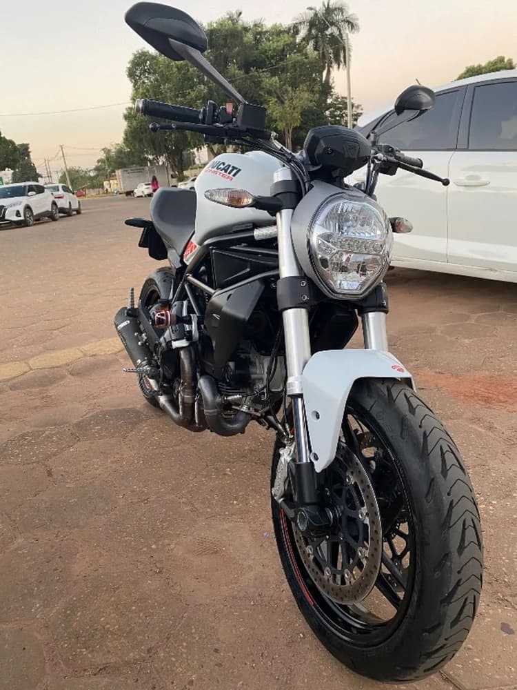 Ducati Monster 797. 803 cc. 