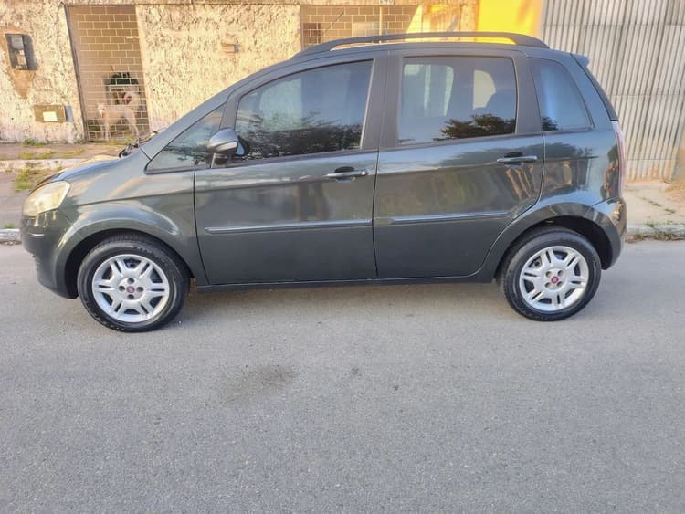Fiat Idea Attractive 1.4 Fire Flex 8V 5P 2012