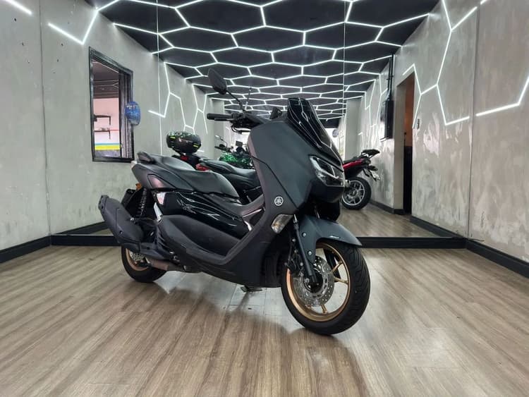 YAMAHA NMAX