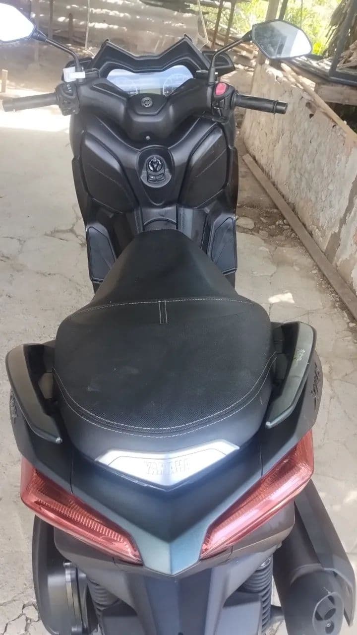 Moto xmax