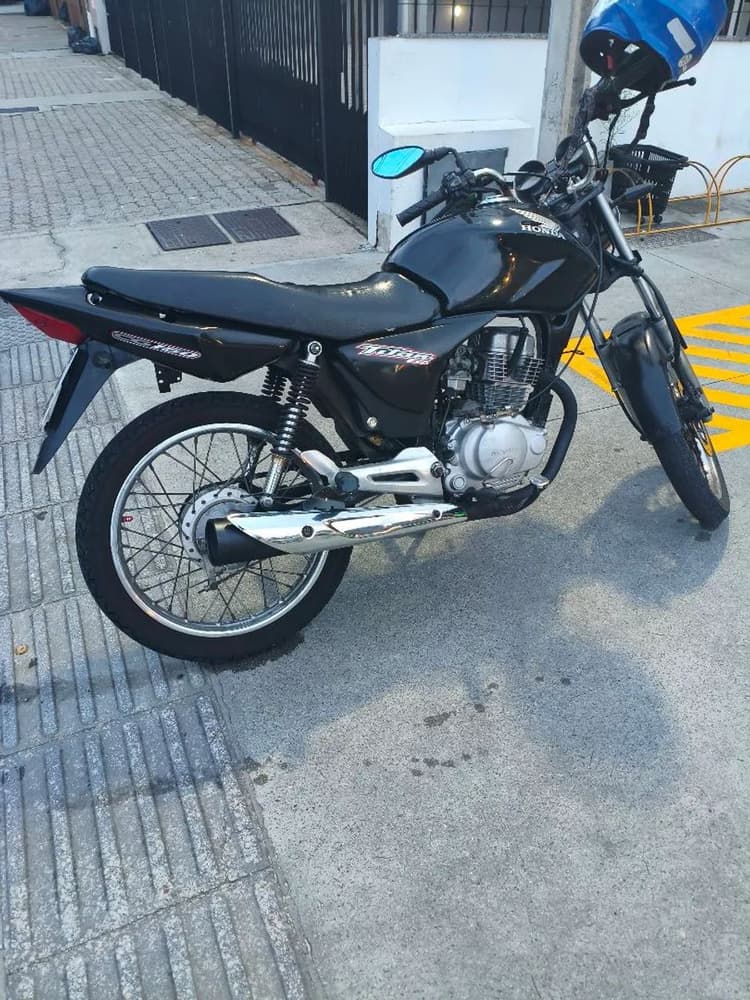 Vendo ou troco Titan 150 esd