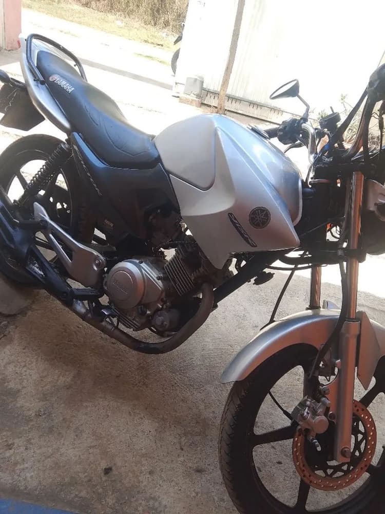 Moto Yamaha factor 