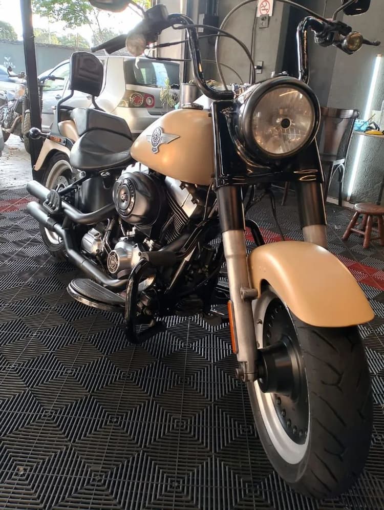 Linda HARLEY DAVIDSON FAT BOY 