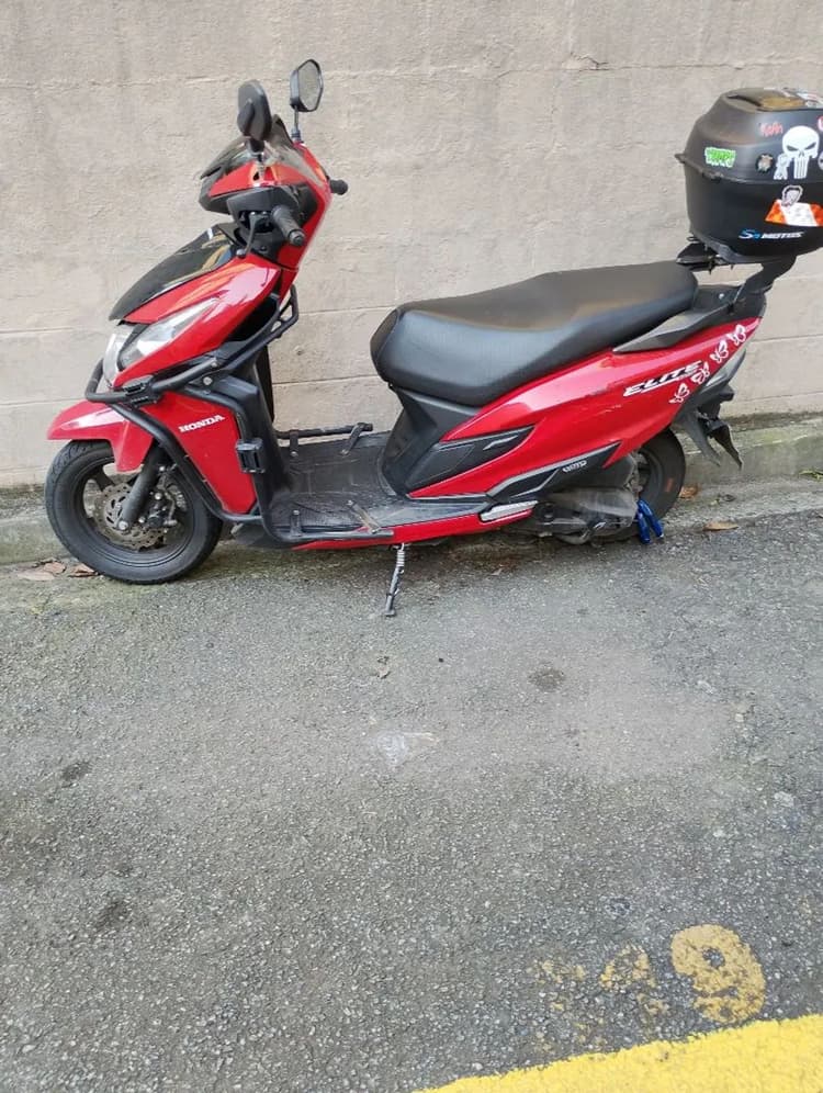 Vendo moto elite 