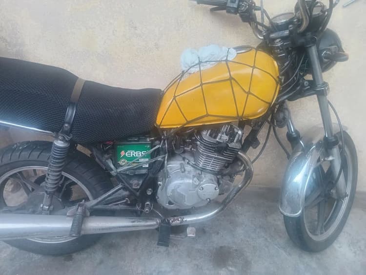Intruder 125 