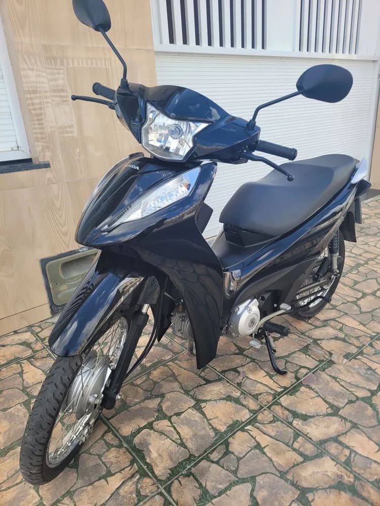 Moto bem conservada 79998837403