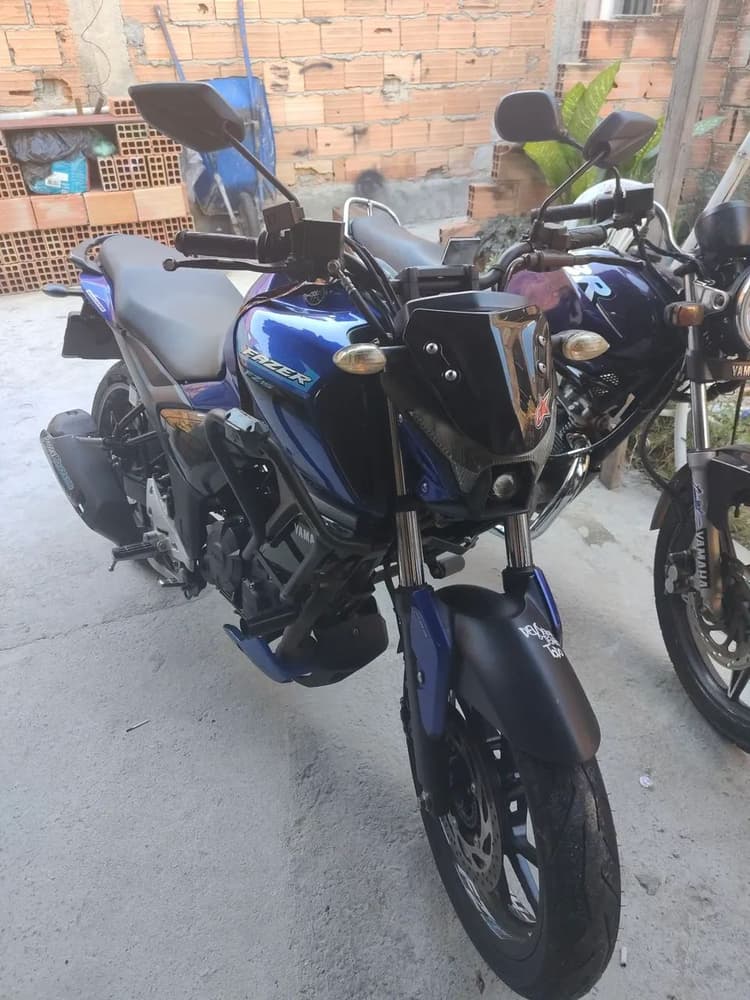 Moto abaixo da tabela 