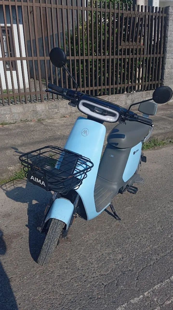 Scooter elétrica E390 Aima 