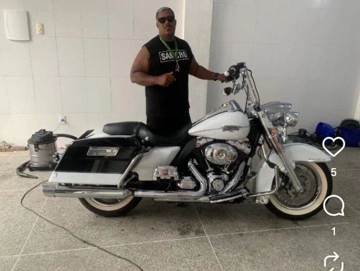Moto com baixa quilometragem 