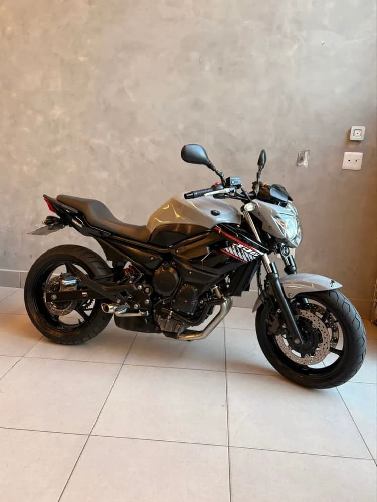 XJ6 