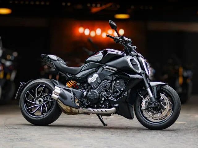 DUCATI DIAVEL V4