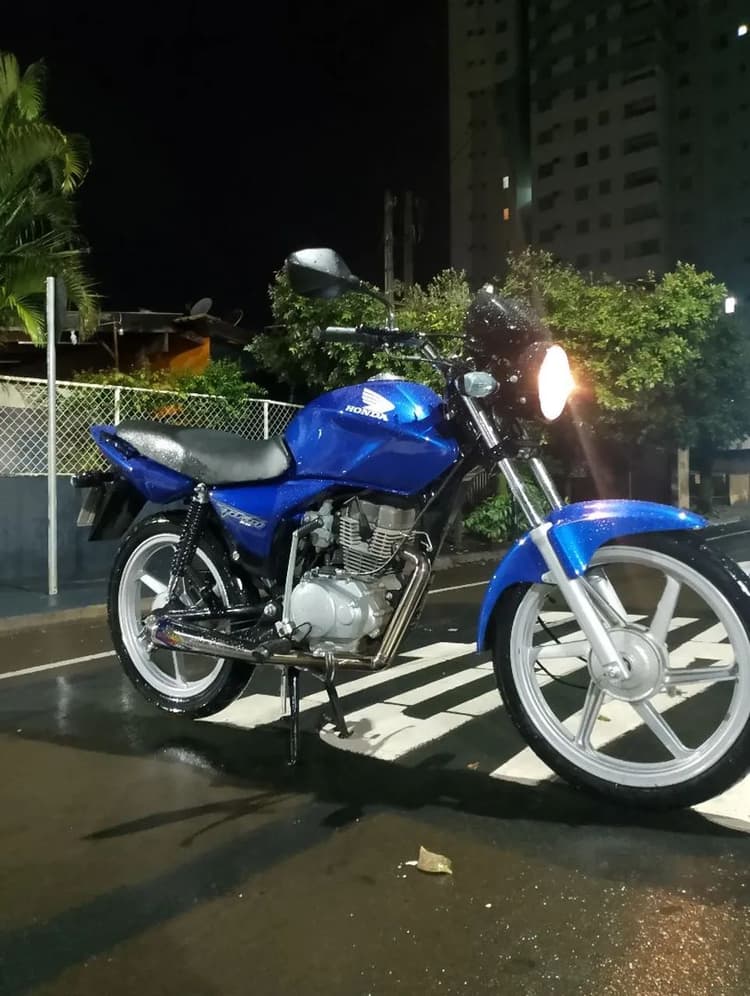 Titan KS 2004 restaurada 