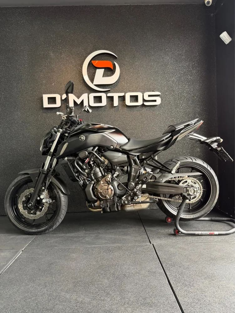YAMAHA MT 07 - 2023 