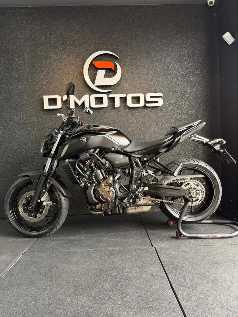 YAMAHA MT 07 - 2023 