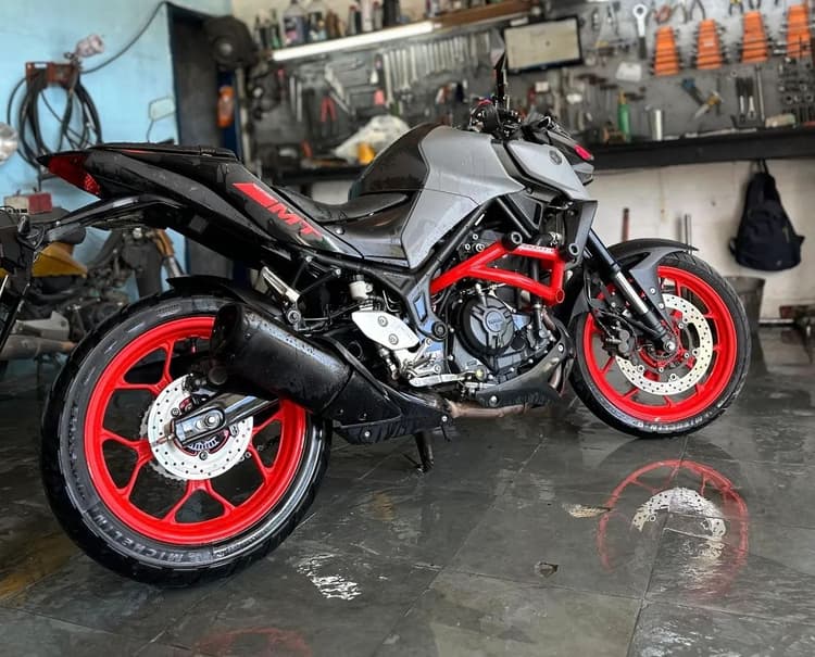 Yamaha mt 03 