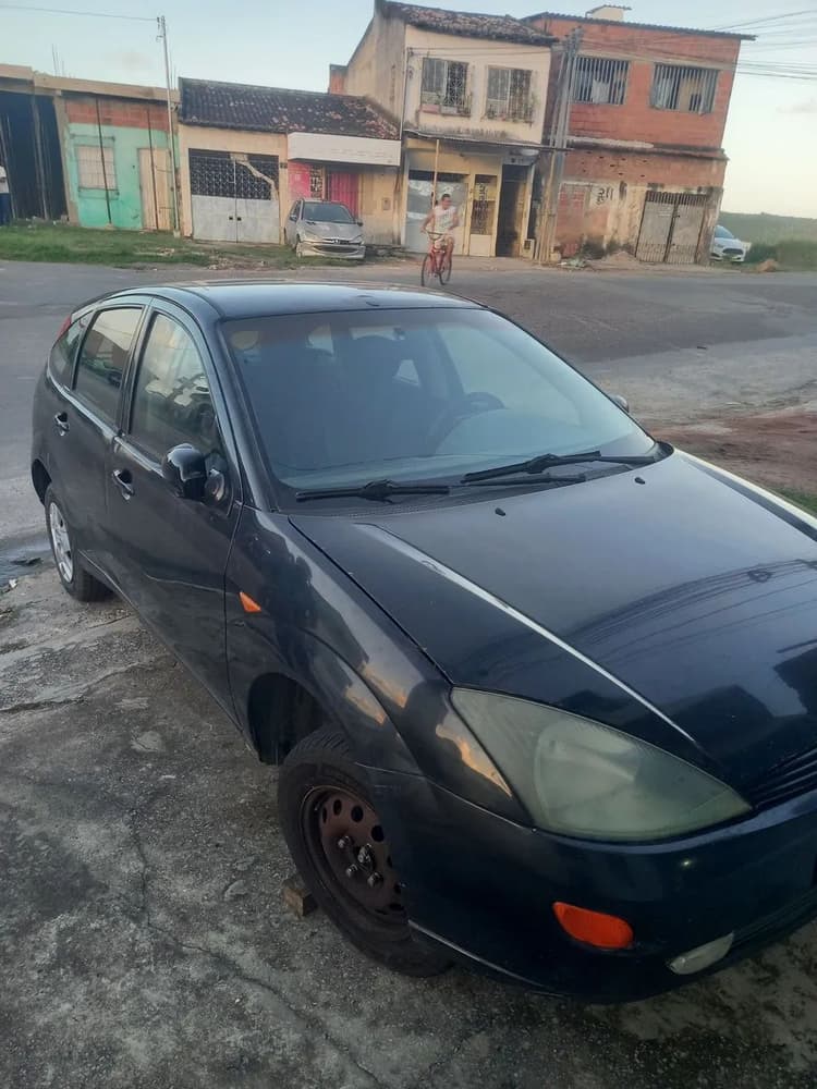 Ford Focus 1.8 16V 5P 2003