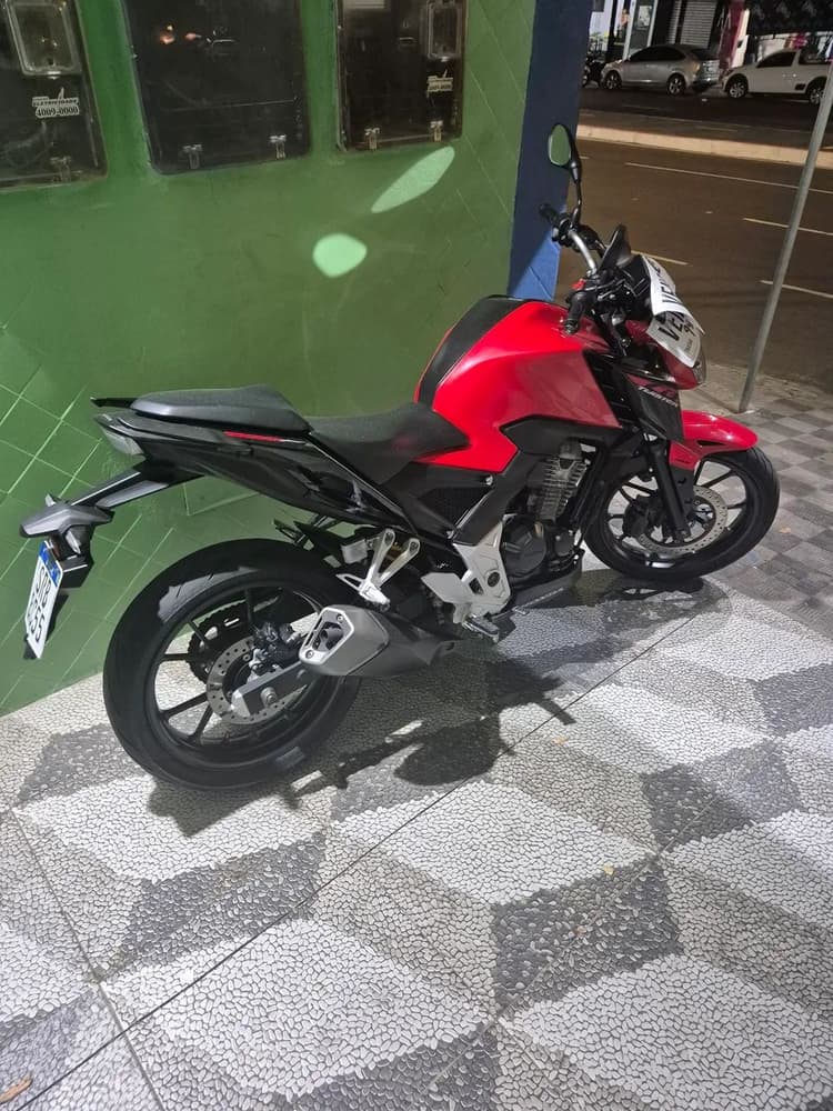Honda CB300F twister