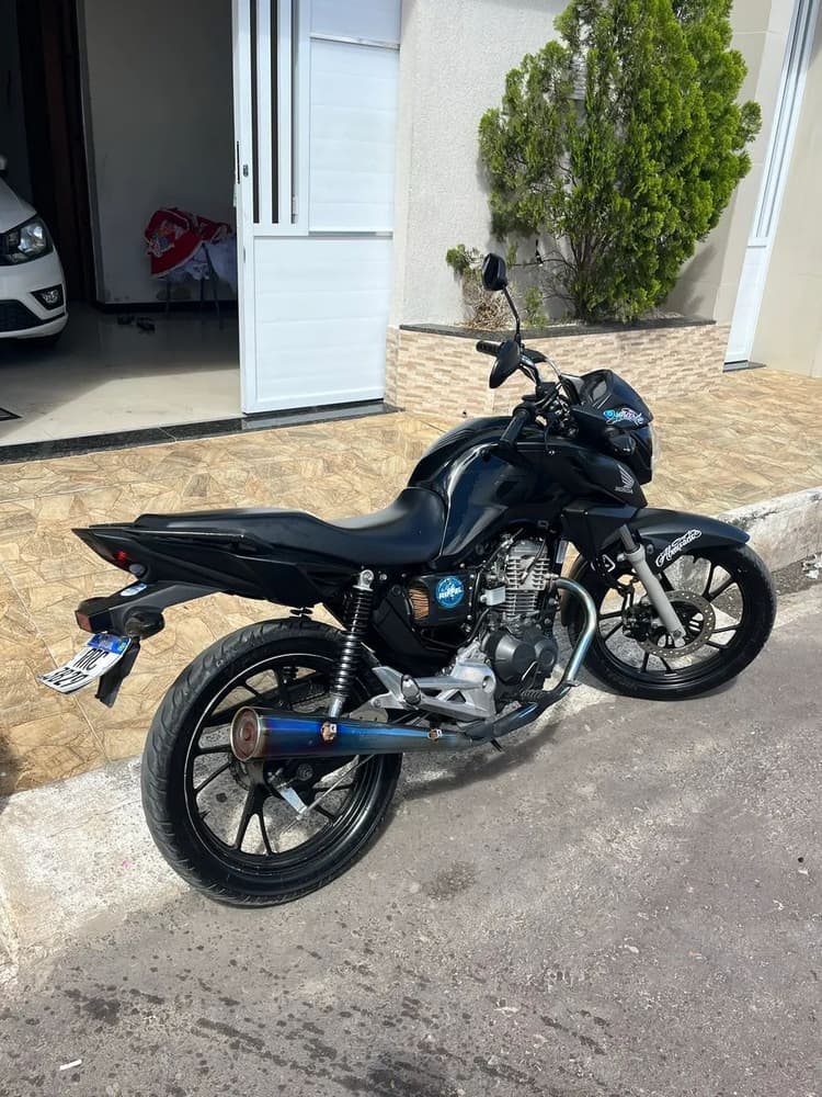 Moto sem detalhes 