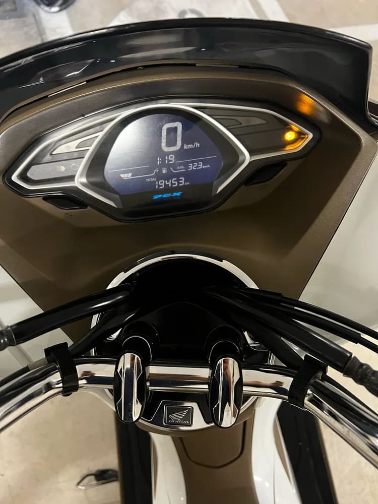 Pcx dlx a mais completa 