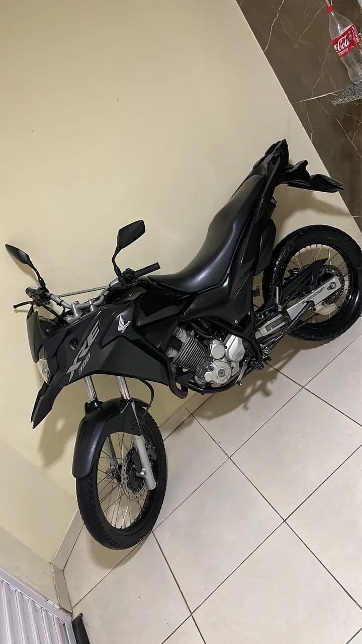 VENDO XRE 300 2020