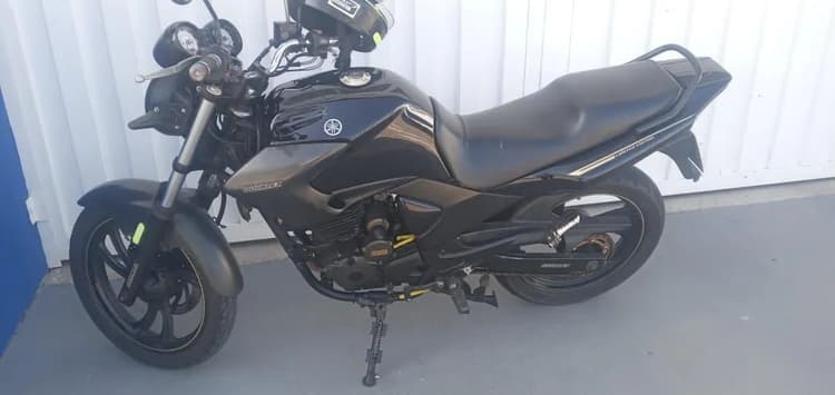 Yamaha Titan 