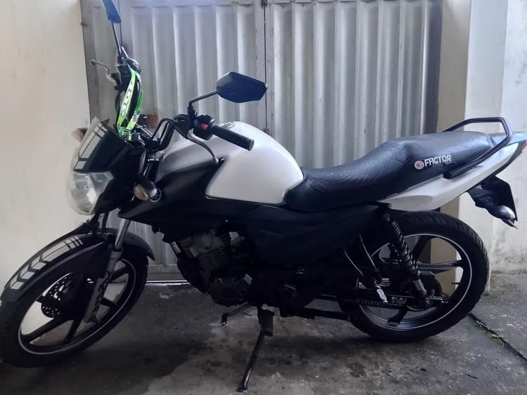 Moto Yamaha factor 2021 2022