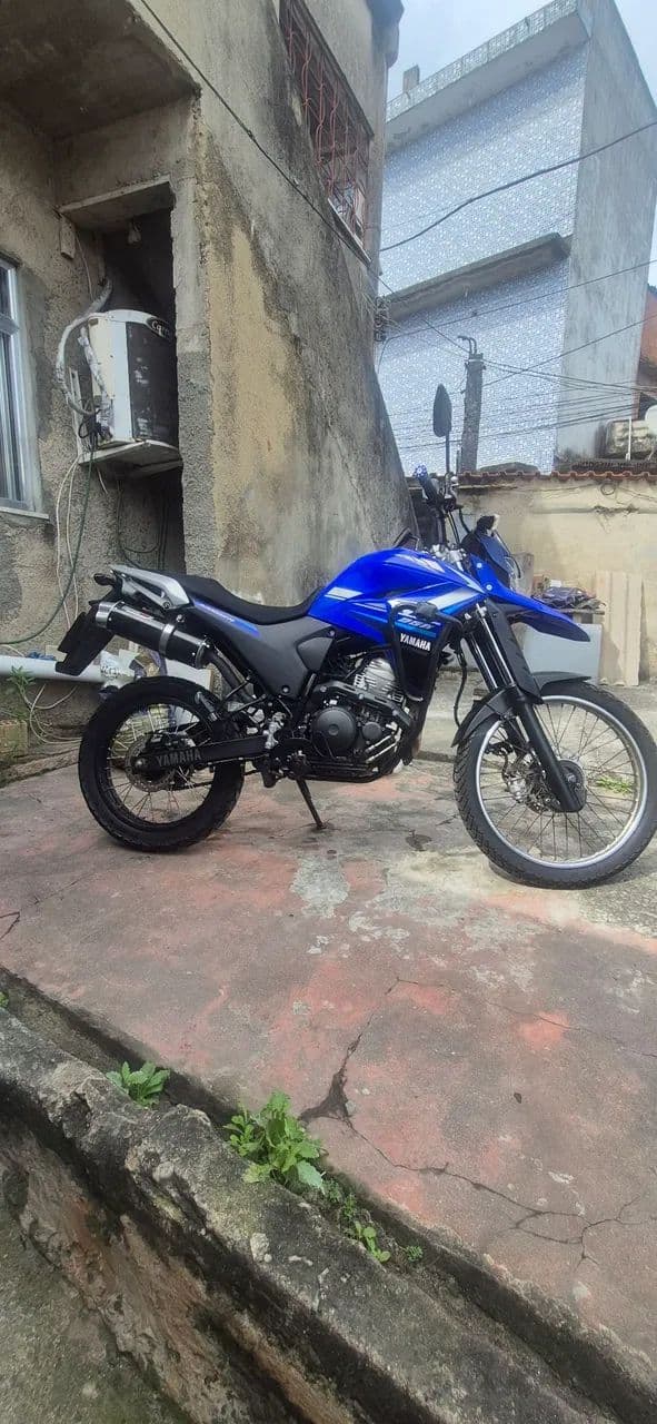 Lander 2021 muito conservada 