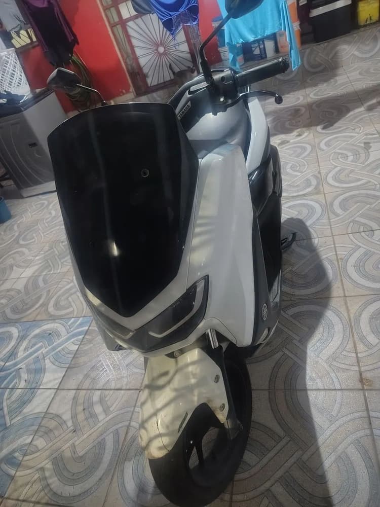 Nmax 160 automática e com chave presencial 