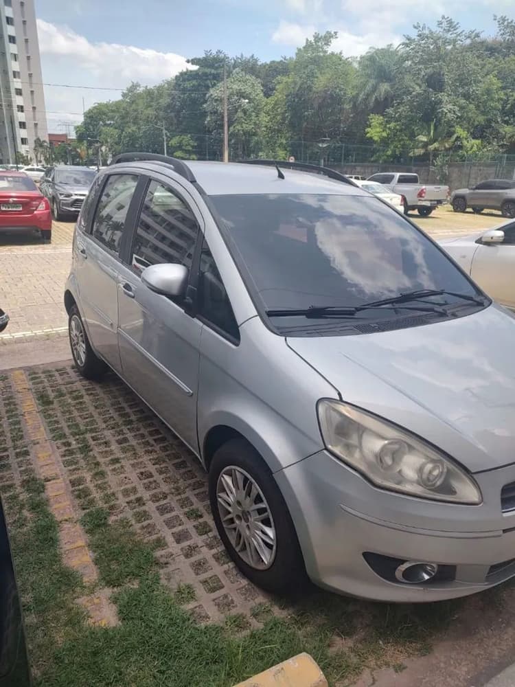 Fiat Idea Attractive 1.4 Fire Flex 8V 5P 2012